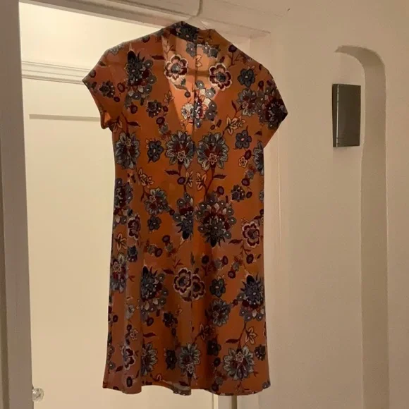 Floral Short Sleeve Dress - Picture 3 of 3